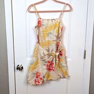 Billabong | Cream Tropical Floral Wrap Dress Size Small
